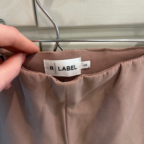 R Label The Reset Side Zip Skinny Pants Soft Clay XS excellent condition! - Picture 2 of 5